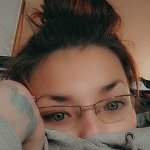 Meet your Posher, Carissa